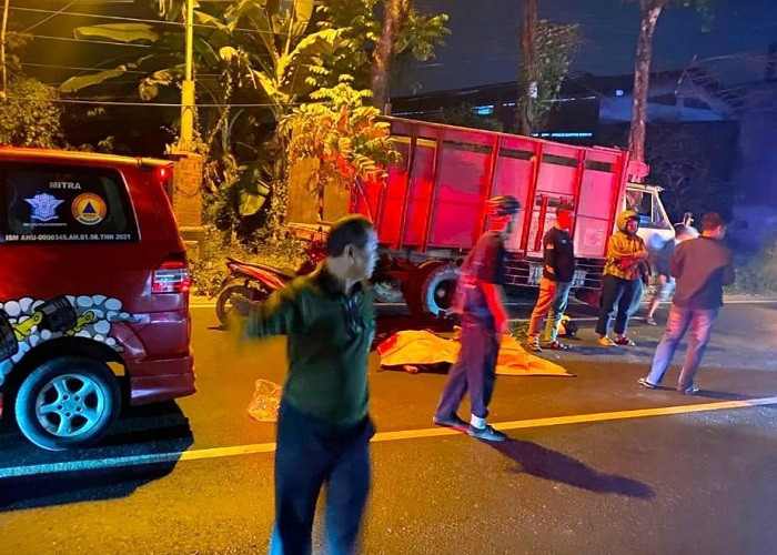 Pasutri Tewas Tabrak Truk Parkir di Mojosari Mojokerto, Polisi Selidiki Dugaan Kelalaian