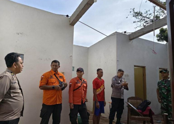 Atap Rumah Warga Ponorogo Disapu Angin Kencang