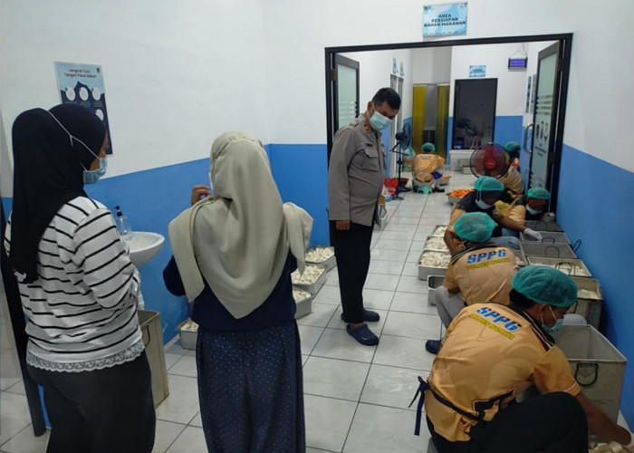 Dukung Program Makan Bergizi Gratis, Polres Ngawi Cek Kesiapan di SPPG 