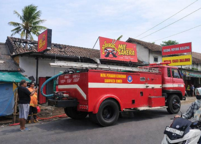 Kebakaran Warung Mie Sakera Balung Jember, Elpiji Bocor Picu Kerugian Rp 50 Juta