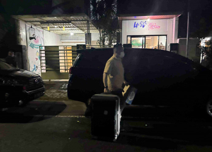 KPK Perluas Pengeledahan di Madiun: Mobil Mewah, Uang, Hingga Dokumen Turut Disita