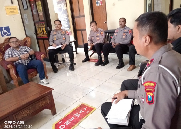 Polsek Wiyung Rapat Koordinasi Keamanan Bank Menjelang Libur Lebaran