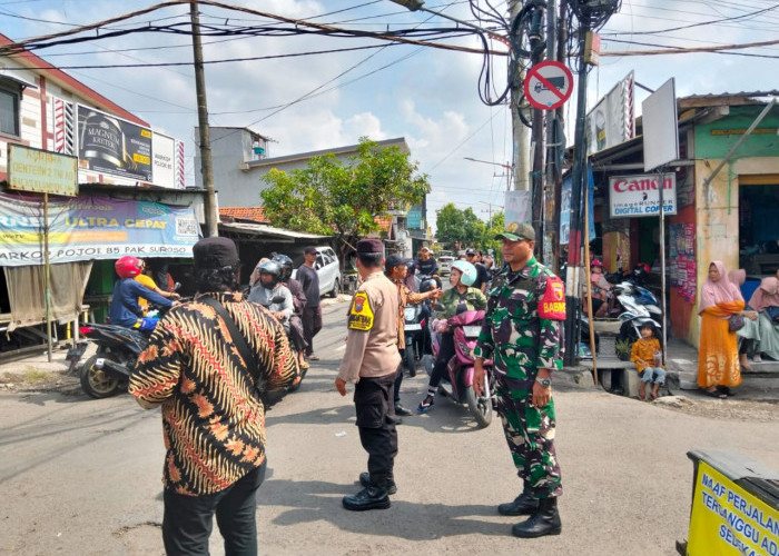 Polsek Wiyung Amankan Sedekah Bumi di Balas Klumprik