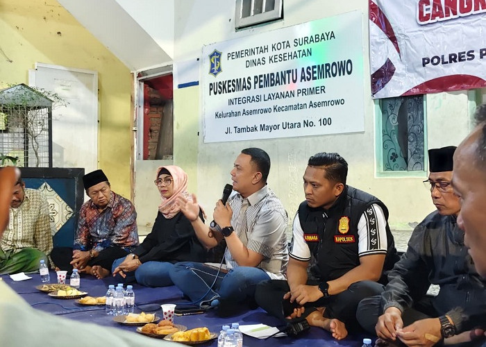 Kapolres Pelabuhan Tanjung Perak Ajak Warga Asemrowo Perkuat Sinergitas lewat Cangkrukan Kamtibmas