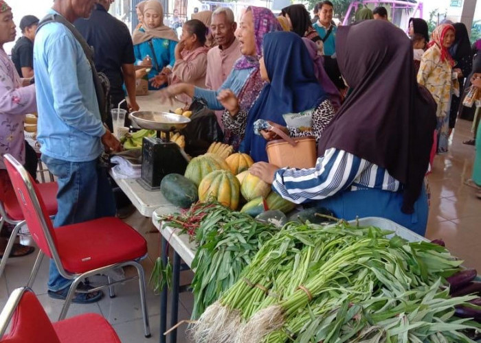 Polsek Kenjeran Gelar Gerakan Pangan Murah, Stabilkan Harga Kebutuhan Pokok