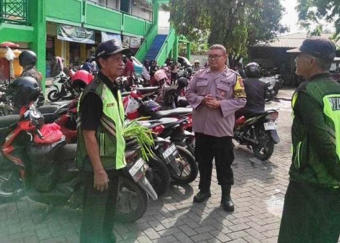 Kapolsek Rungkut Tekankan Kewaspadaan Bersama Amankan Pasar Jelang Lebaran 