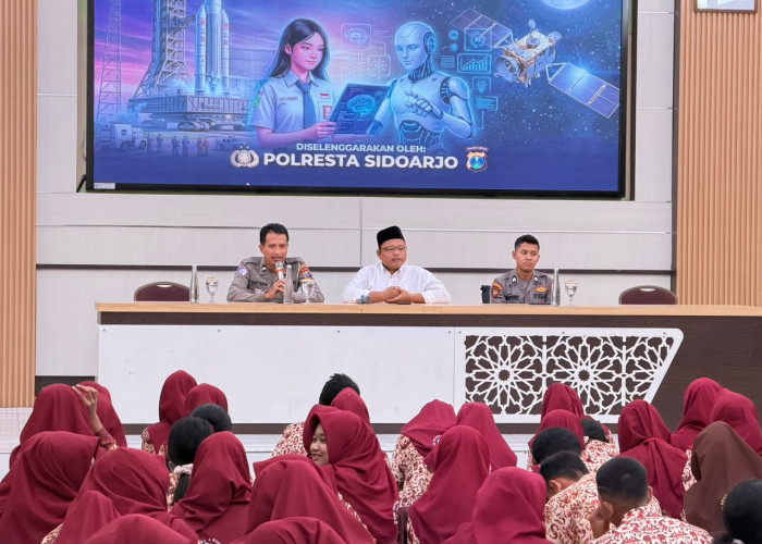 Polresta Sidoarjo Edukasi Literasi Digital dan Pemanfaatan AI di SMKN 2 Buduran