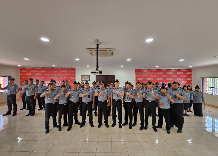 Pimpin Apel Pagi di Rutan Surabaya, Kadiv Pemasyarakatan Harapkan Peningkatan Pelayanan Tahanan