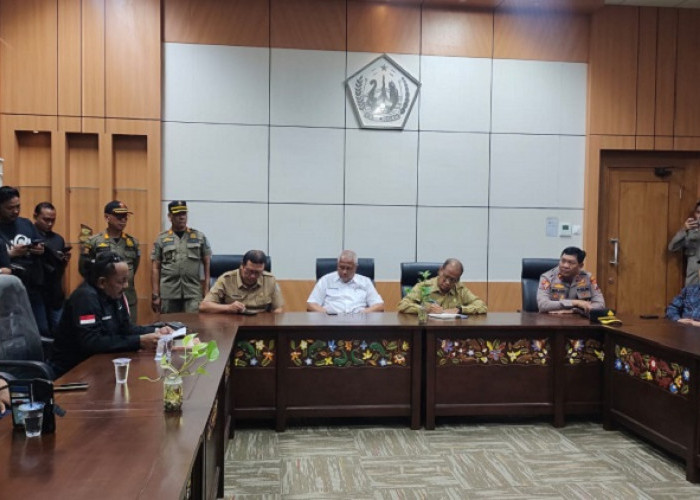 Aliansi Alam Bersatu Jaya Demo Tolak Dapur MBG Terpusat di Lamongan, Desak Libatkan Kantin dan UMKM
