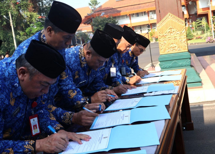 Netral dalam Pemilu 2024, ASN Kabupaten Mojokerto Tanda Tangan Pakta Integritas 