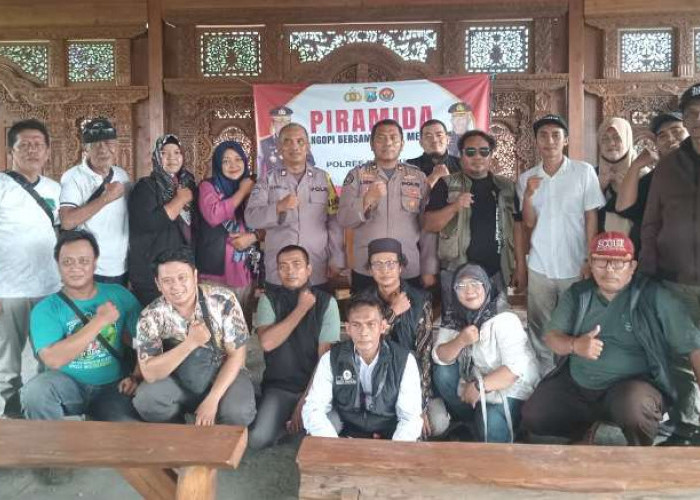 Tasyakuran HUT Ke-74 Humas Polri, Polres Pasuruan Ngopi Bareng Awak Media