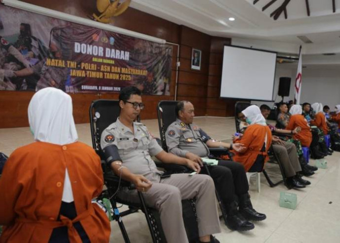 Perkuat Sinergi Antarinstitusi Polri dan TNI Gelar Donor Darah Polda Jatim