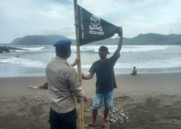 Jember Siaga! Polairud Kibarkan Bendera Bahaya, Wisatawan Diminta Waspada Gelombang Tinggi