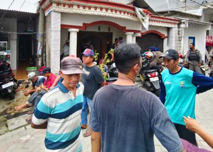 Warga Tambak Asri Surabaya Tolak Penandaan Rumah Normalisasi Sungai Kalianak