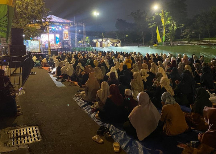 Lautan Putih di Jalan Pahlawan, Polsek Bubutan Kawal Khidmat Haul Ahlul Badr Majelis Rasulullah SAW