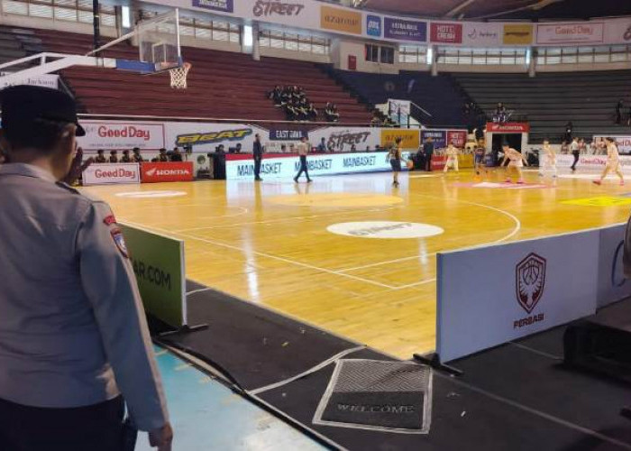 Pengamanan Honda DBL Surabaya 2025, Polsek Gayungan Pastikan Keamanan di Jawa Pos Arena