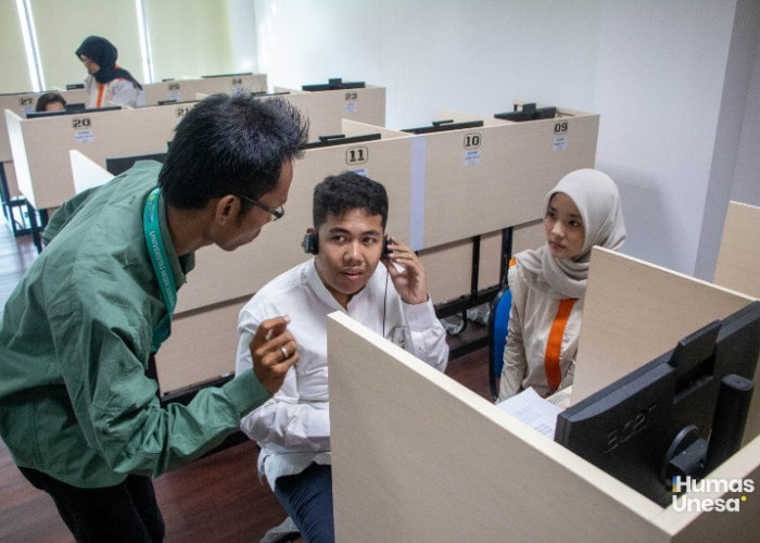 UTBK Disabilitas di Unesa Gunakan Teknologi Audio