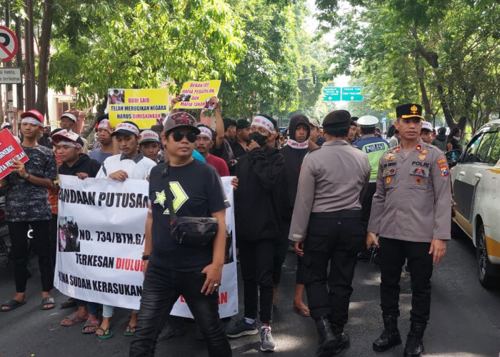 Polsek Sawahan Amankan Unras AMPI di Pengadilan Negeri Surabaya