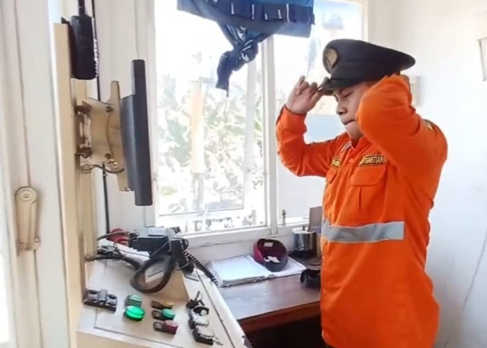 Aksi Heroik Petugas PJL di Pasuruan Viral, Selamatkan Warga yang Hendak Bunuh Diri di Rel KA