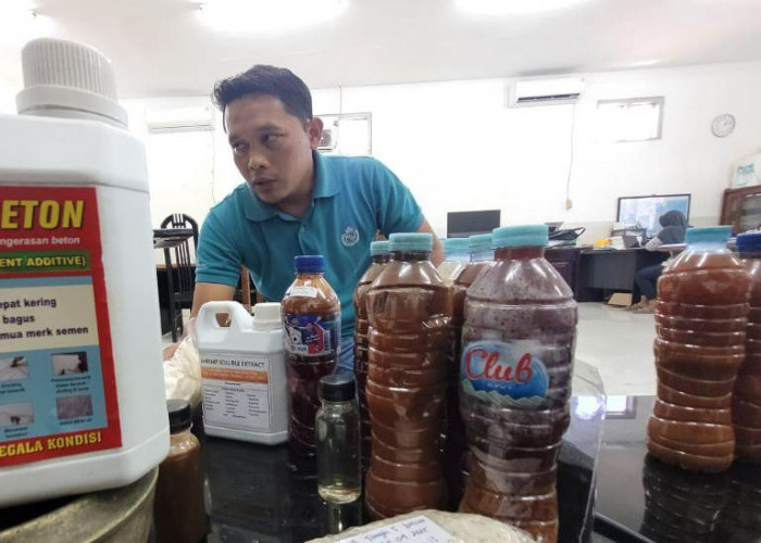 Pemkab Situbondo Dukung Inovasi Putra Daerah, Sulap Limbah Kulit Udang jadi Pupuk Cair