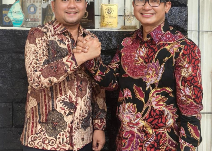 Kepedulian Tanpa Batas: Anggota Komisi III DPR Slamet Ariyadi Jenguk Warga Sakit di Kota Malang