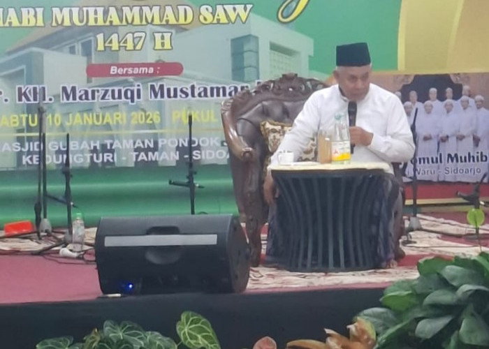 KH Marzuki Mustamar Isi Batin Jemaah Masjid Kubah TPJ
