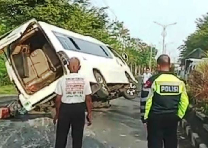 Dua Laka Lantas di Bangkalan, Honda  Vario Seruduk Suzuki Karimun dan Isuzu Elf Terguling di TKP Berbeda