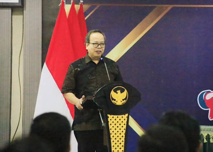 Kemenkominfo Tekankan Jurnalistik Mencerahkan di Bimtek JARKOM Lumajang