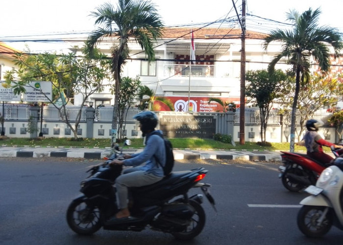 Diduga Terlibat Kasus Tipikor, Mantan Camat Paciran Diperiksa Kejaksaan Lamongan