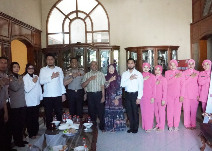Anjangsana Hari Bhayangkara Ke-80, Kapolresta Sidoarjo Pererat Silaturahmi dengan Purnawirawan Polri