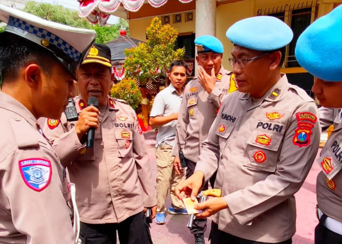 Sidak Propam di Polsek Simokerto, Penegasan Komitmen Berantas Judi Online dan Pinjol