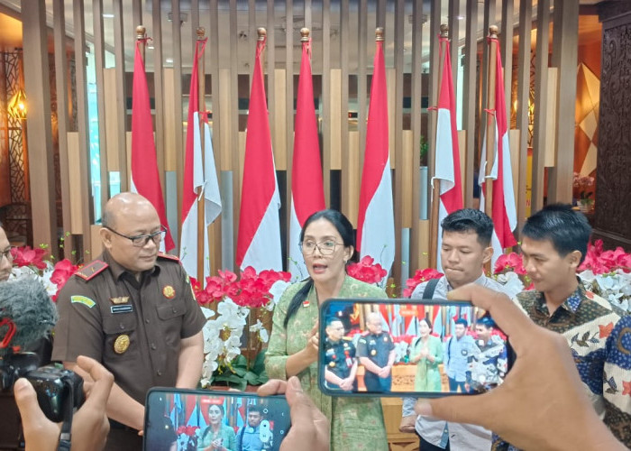 Kawal Kasus Ronald Tannur, Rieke Diah Pitaloka Datangi Kejati Jatim 