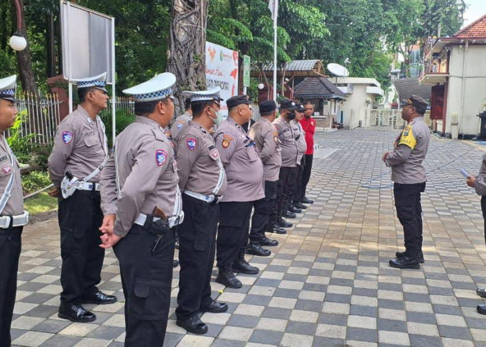 Polsek Sawahan Pastikan Keamanan dan Kelancaran Persidangan