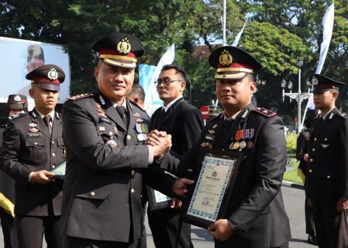 HUT Ke-79 Bhayangkara, 12 Personil Polresta Malang Kota Dapat Reward