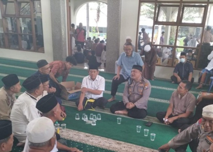 Kapolsek Lakarsantri Ajak Warga Waspadai Curanmor Lewat Dialog Kamtibmas