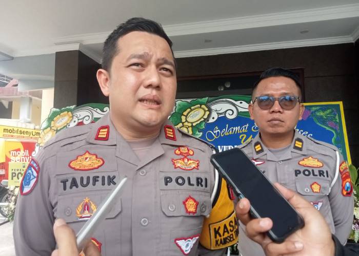 Material STNK Habis, Ribuan Pemilik Kendaraan di Tulungagung Menunggu 