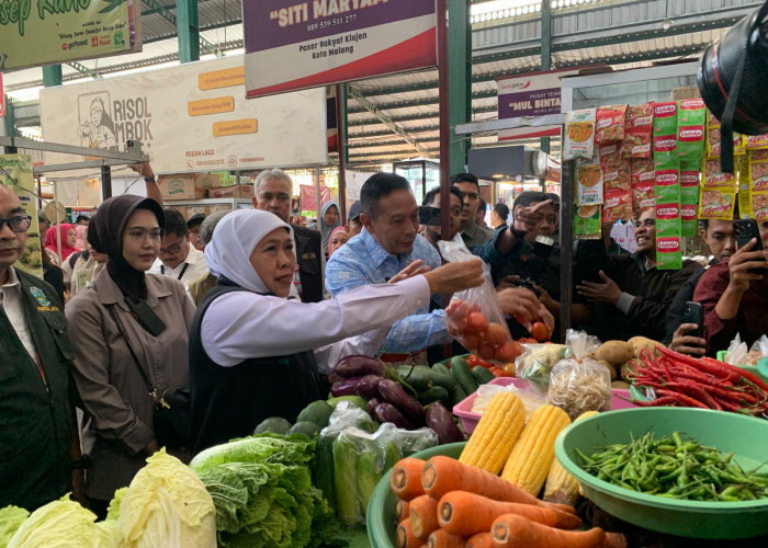 Sidak Pasar di Kota Malang, Gubernur Khofifah Temukan Kelangkaan Beras SPHP dan Minyakita