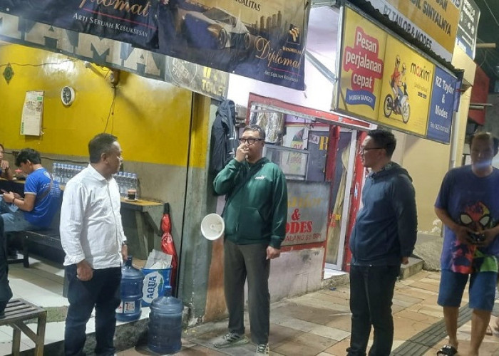 DPRD Kota Surabaya dan Kecamatan Genteng Gencarkan Parkir Non-tunai serta Sterilisasi Trotoar