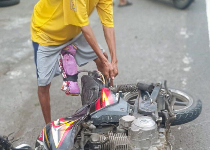 Gagal Nyalip, 2 Sepeda Motor Kecelakaan di Driyorejo Gresik, 4 Orang Terluka