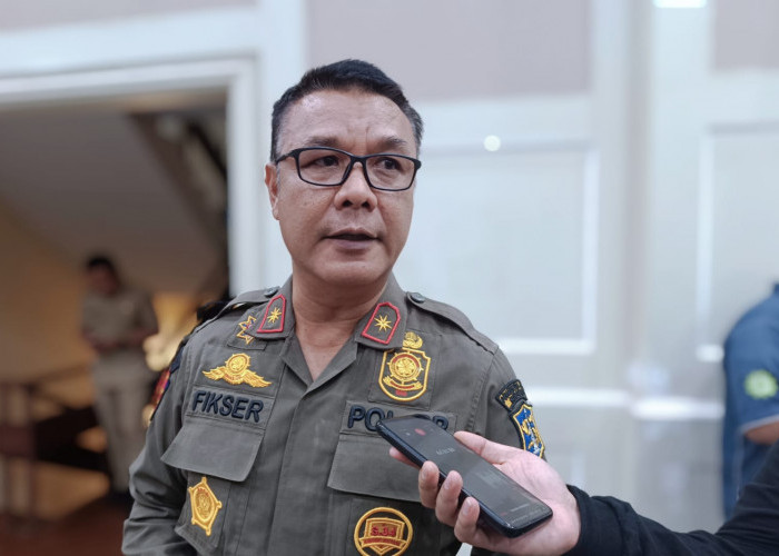 Satpol PP Surabaya Bubarkan Puluhan Remaja hendak Tawuran di Kya-kya