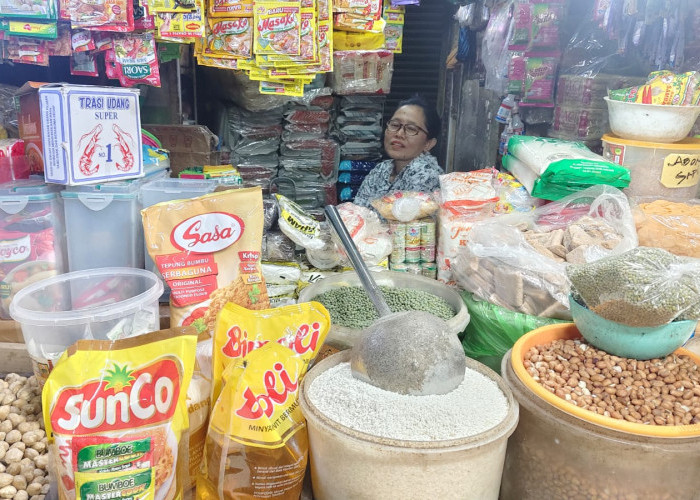 Wacana Harga MinyaKita Naik, Stok di Pasar Wonokromo Menipis dan Langka