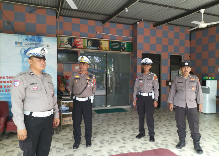 Polsek Tenggilis Mejoyo Pastikan Keamanan Ibadah Minggu di GPPS Kutisari