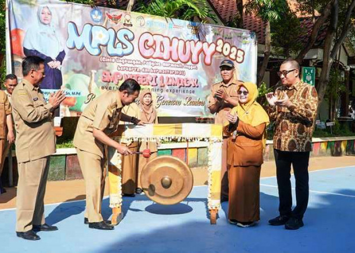 Membuka Kegiatan MPLS, Bupati Yes Pastikan Siswa Aman dan Nyaman