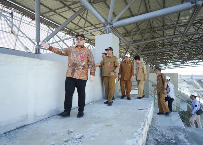 Bupati Kediri Pastikan Pengerjaan Atap Stadion GDJ Selesai 2026