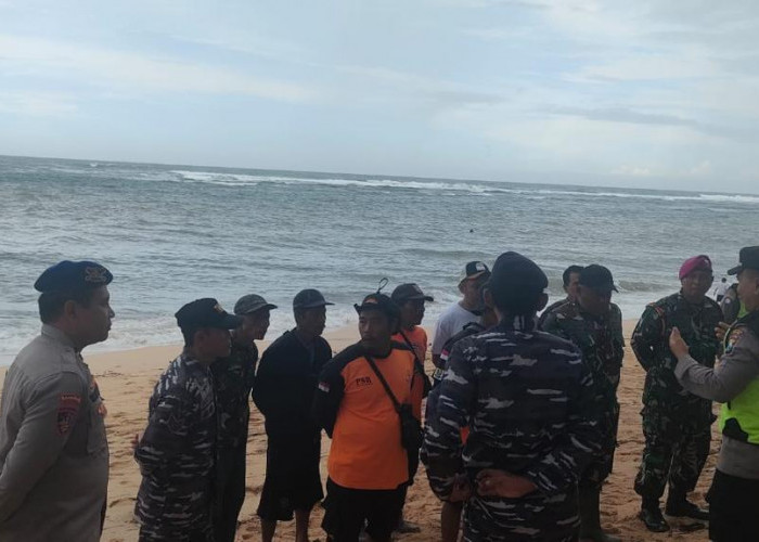 Pencarian Hari Ke-2 Nelayan Hilang di Pantai Balekambang, Basarnas Terjunkan 40 Personel SAR Gabungan