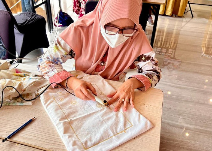 Dafam Pacific Caesar Surabaya Ajak Warga Ngebatik Bersama untuk Lestarikan Budaya