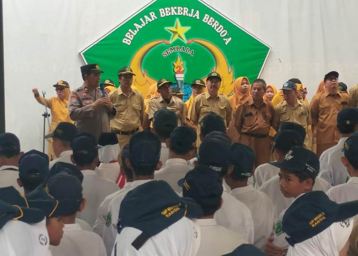 Satbinmas Polres Pasuruan Go to School Cegah Kenakalan Remaja dan Narkoba