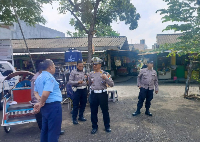 Jaga Kondusifitas Wilayah, Polsek Gayungan Gelar Patroli Antisipasi 3C di Pasar Gayungsari