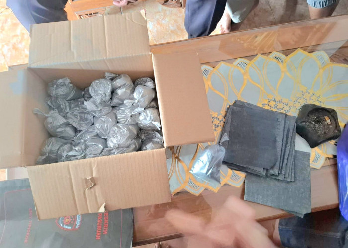 Cari Cuan Tambahan dari Bubuk Mercon, Warga Lumbang Diciduk Polisi