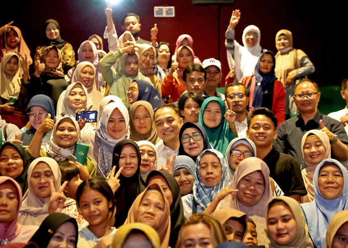 Nobar Film Na Willa, Wali Kota Eri Ajak Warga Surabaya Teladani Semangat Kampung Pancasila